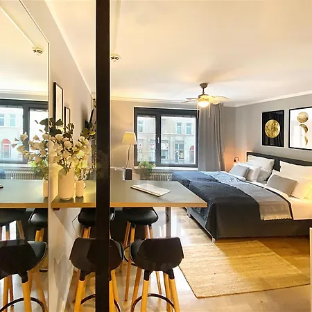 Cozy In Center Apartament *