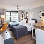Cozy In Center Apartment *