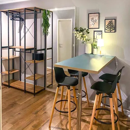 Διαμέρισμα Cozy In Center