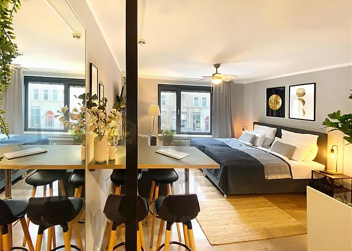 Cozy In Center Апартаменты *